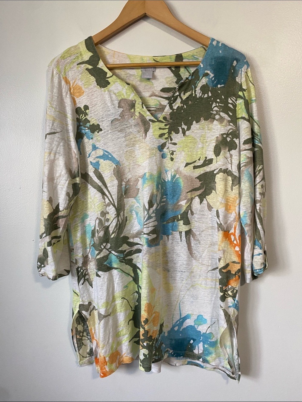 Chico's Linen Watercolor 3/4 Sleeve Tee Lightweight Floral V-Neck Top 2 Large
